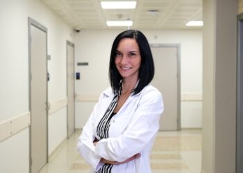 Oyun, ebeveyn ve çocuk arasında bağ oluşturan bir köprü görevi görür