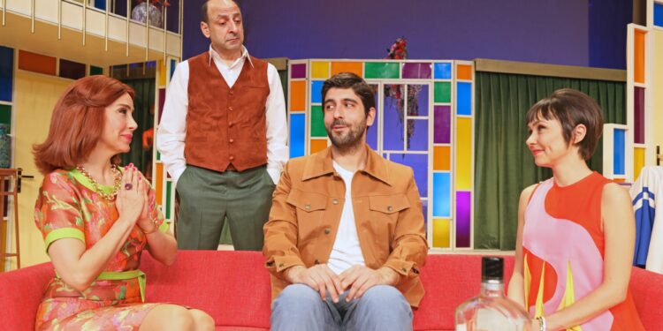 19. Kıbrıs Tiyatro Festivali perdelerini Şehir Tiyatroları oyunlarıyla açtı