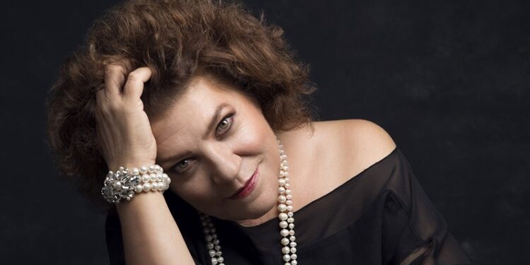 “Taş plak sesli kadın” Sema Moritz