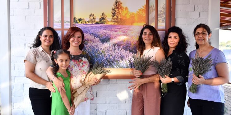 Mersinde kadınlar üretiyor, Büyükşehir destekliyor