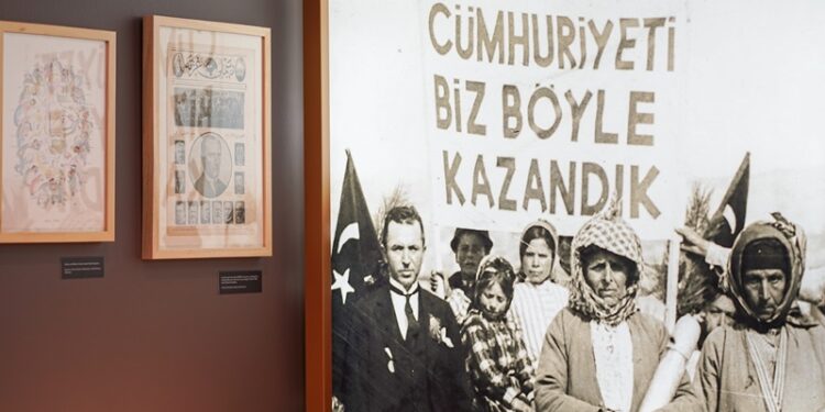 Ankara’ya yakışır sergi : Yaşasın Cumhuriyet!