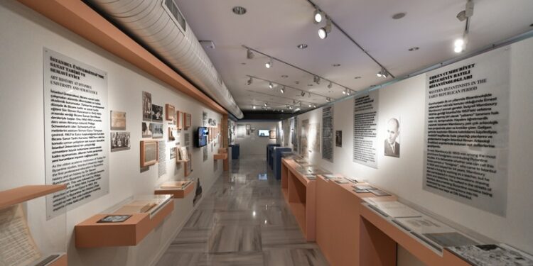 “Türkiye’de Bizans Çalışmalarının Serüveni” Sergisi ziyarete açıldı