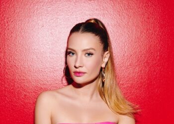 Irmak Arıcı’dan iki yeni şarkı