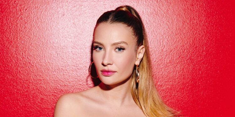 Irmak Arıcı’dan iki yeni şarkı