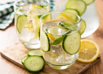 Su içmenizi kolaylaştıracak 3 aromalı su önerisi