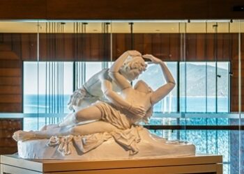 Ünlü Heykeltraş Server Demirtaş’ın ‘’Aşk’’ adlı eseri Caresse Bodrum’da