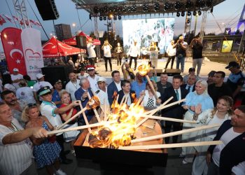 İzmit Altın Pişmaniye ödülleri sahiplerine verildi