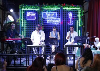 Anadolu Efes, Pub-Up Mavi Sahne ile Antalyalılara özgün bir sanat deneyimi yaşattı