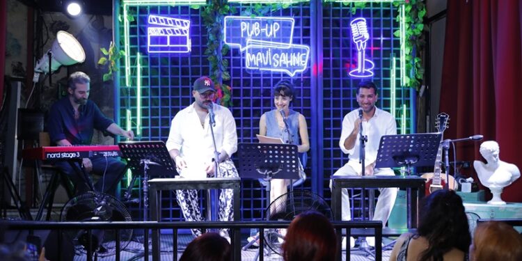 Anadolu Efes, Pub-Up Mavi Sahne ile Antalyalılara özgün bir sanat deneyimi yaşattı