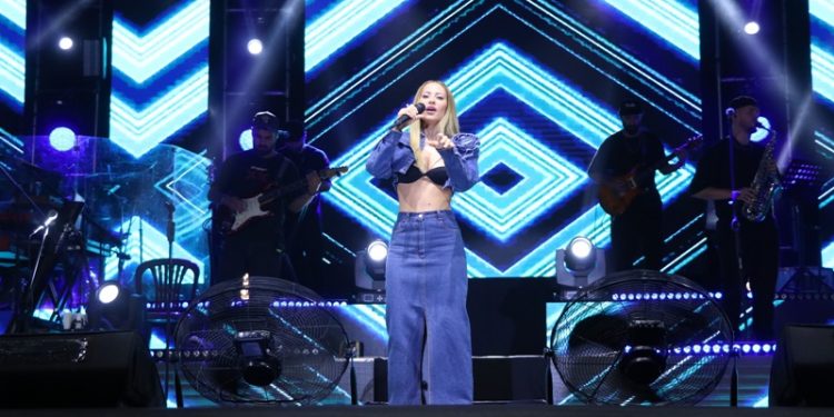 Sarayköy’de Derya Uluğ fırtınası esti