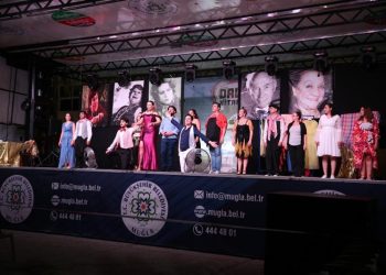 Hisseli Harikalar Kumpanyası oyunu büyük ilgi gördü