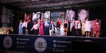 Hisseli Harikalar Kumpanyası oyunu büyük ilgi gördü