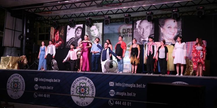 Hisseli Harikalar Kumpanyası oyunu büyük ilgi gördü