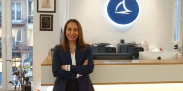 Prof. Dr. Nur Acar Göçgil : Yaz aylarında gözlerimiz pek çok tehlikeyle karşı karşıya