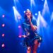 Zeynep Bastık enerjisi ve hit şarkıları ile hayranlarını büyüledi
