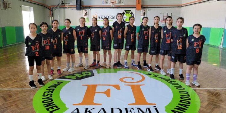 Fi Akademi  Kızlarımıza hep destek tam destek