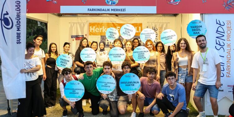 Engellilerin karşılaştıkları zorlukları deneyimlediler