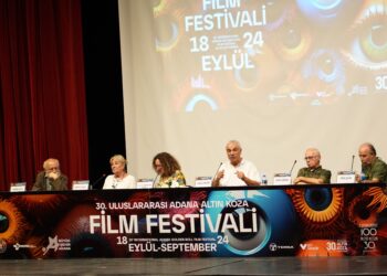 Altın Koza’da“Sanki her şey biraz felaket”, “Bir Gün 365 saat” ve “Karganın uykusu” Seyirci karşısına çıktı