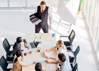 Aile şirketlerinde yönetim kurullarını gençleştiriyoruz