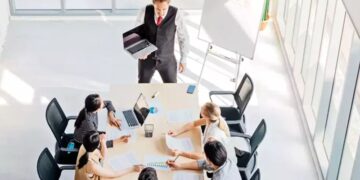 Aile şirketlerinde yönetim kurullarını gençleştiriyoruz