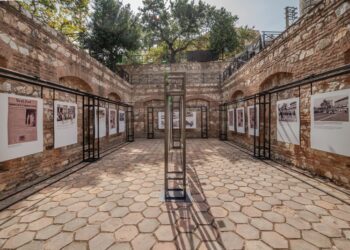 Tofaş Bursa Anadolu Arabaları Müzesi, Cumhuriyetimizin 100. yılını “Bursa’da Cumhuriyet Kutlamaları Fotoğraf Sergisi” ile kutluyor