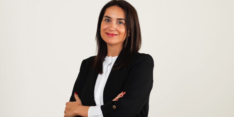 Ayşe Canan Atlığ İş Bankası resim heykel müzesi müdürü oldu