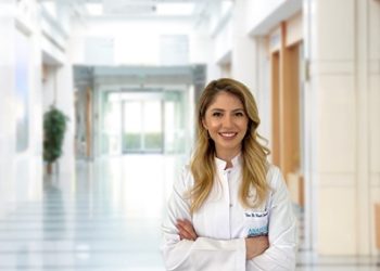 Dermatoloji Uzmanı Dr. Hazal Sönmezler Selek : Geçmeyen sivilcenin nedeni araştırılmalı