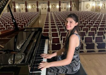 Genç Türk Piyanist İlyun Bürkev, Avrupa sahnesinde parlıyor!