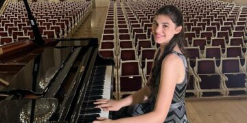 Genç Türk Piyanist İlyun Bürkev, Avrupa sahnesinde parlıyor!