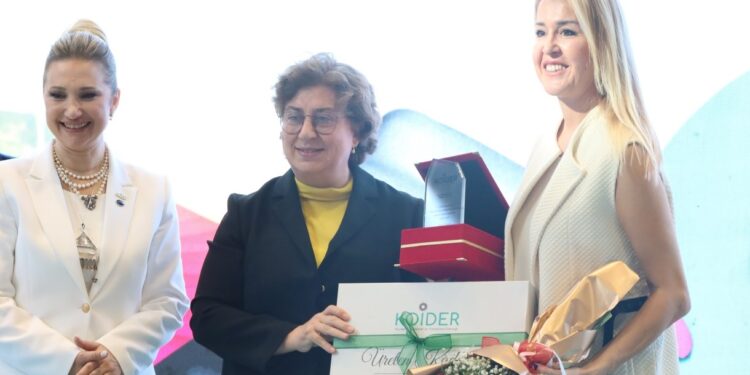 Ünlü iş kadınları başarının formülünü Kocaeli’de anlattı