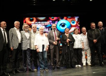 Altın Koza’da onur ödülleri Perran Kutman ve Cihan Ünal’a verildi