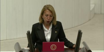 CHP Muğla Milletvekili Süreyya Öneş Derici : : İtibarımızı yerle bir eden ve konut satışıyla vatandaşlık dağıtan bir ülke olduğumuzu  gösteren bu uygulamaya ne zaman son verilecek?