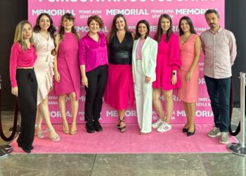 Ünlüler “Pembe Ayna Söyle Bana…”