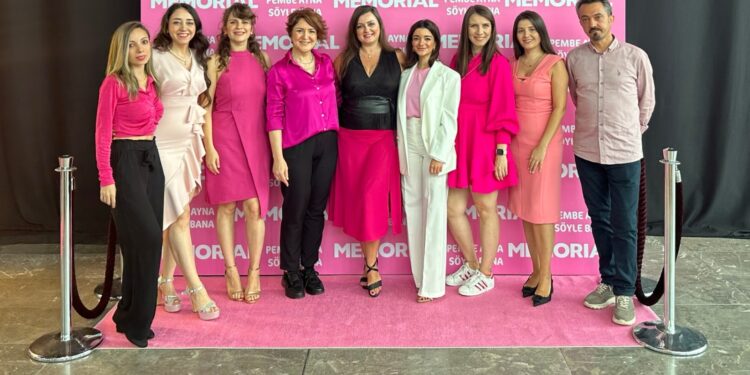 Ünlüler “Pembe Ayna Söyle Bana…”