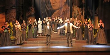 Mezitli’de Cumhuriyetin 100. yılında 100 kostüm sergilendi