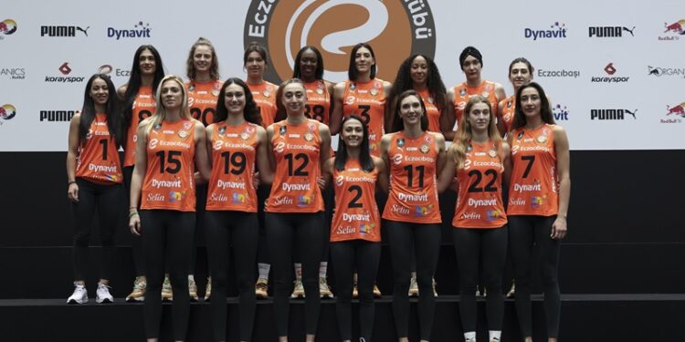 Eczacıbaşı Dynavit, iddialı kadrosuyla yeni sezonu açtı
