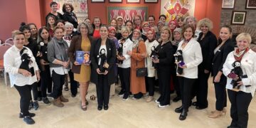 Puduhepa ve Kız Kardeşleri Projesinin 5. Bebeği “Halide Edip Adıvar” Ulu Önder Atatürk’ün huzurunda