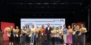 Mersinde “Kadınlar, Ayaklarının Üzerinde Durmak İstiyor”