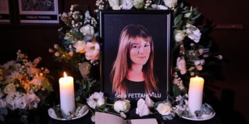 Mumlar Seda Fettahoğlu için yandı