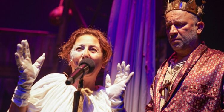 Afife Jale Tiyatro Ödüllü “Bir Baba Hamlet” 31 Ekim’de Sabancı Gösteri merkezinde