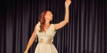 Gülay Uyar ‘Gece ve Gündüzün Dansı’ ile Sahnedeydi