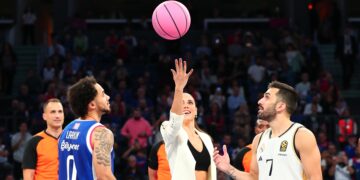 Pembe Top 10’uncu yılında Cansu Dere’nin elinden havalandı