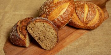 Ekşi maya ekmek israfını da önlüyor