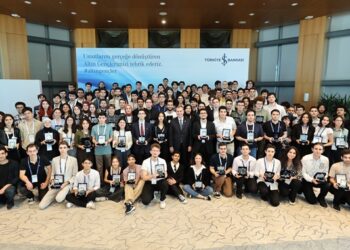 İş Bankası’ndan Altın Gençlere ödül