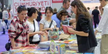 İZKİTAP kitapseverlerin buluşma noktası oldu