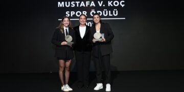 Busenaz Sürmeneli ve  Buse Naz Çakıroğlu 2023 Mustafa V. Koç Spor Ödülü’nün sahibi oldu
