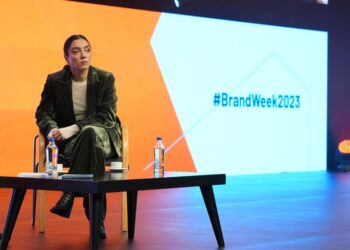 Merve Dizdar: “İzleyicilere hizmet etmekten keyif alıyorum”