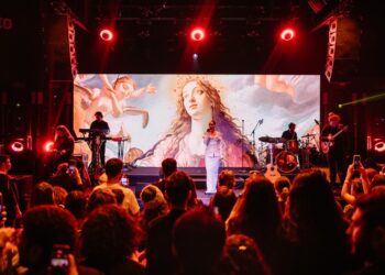 Lara Di Lara, “Eskisi Gibi Değil”