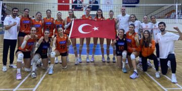 Eczacıbaşı 2. Lig voleybol takımı haftayı galibiyetle kapadı