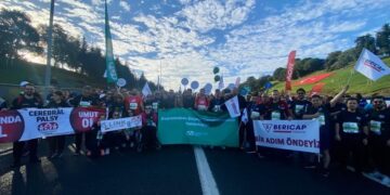 Türkiye Spastik Çocuklar Vakfı Destekçileri 45. İstanbul Maratonu’nda Deprem Bölgesindeki Engellenen Çocuklar İçin koştu